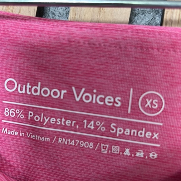 Outdoor Voices - 5” Warm Up Shorts- XS
bubblegum/peridot/Caribbean - Picture 8 of 8